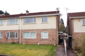 2 bedroom Property t...